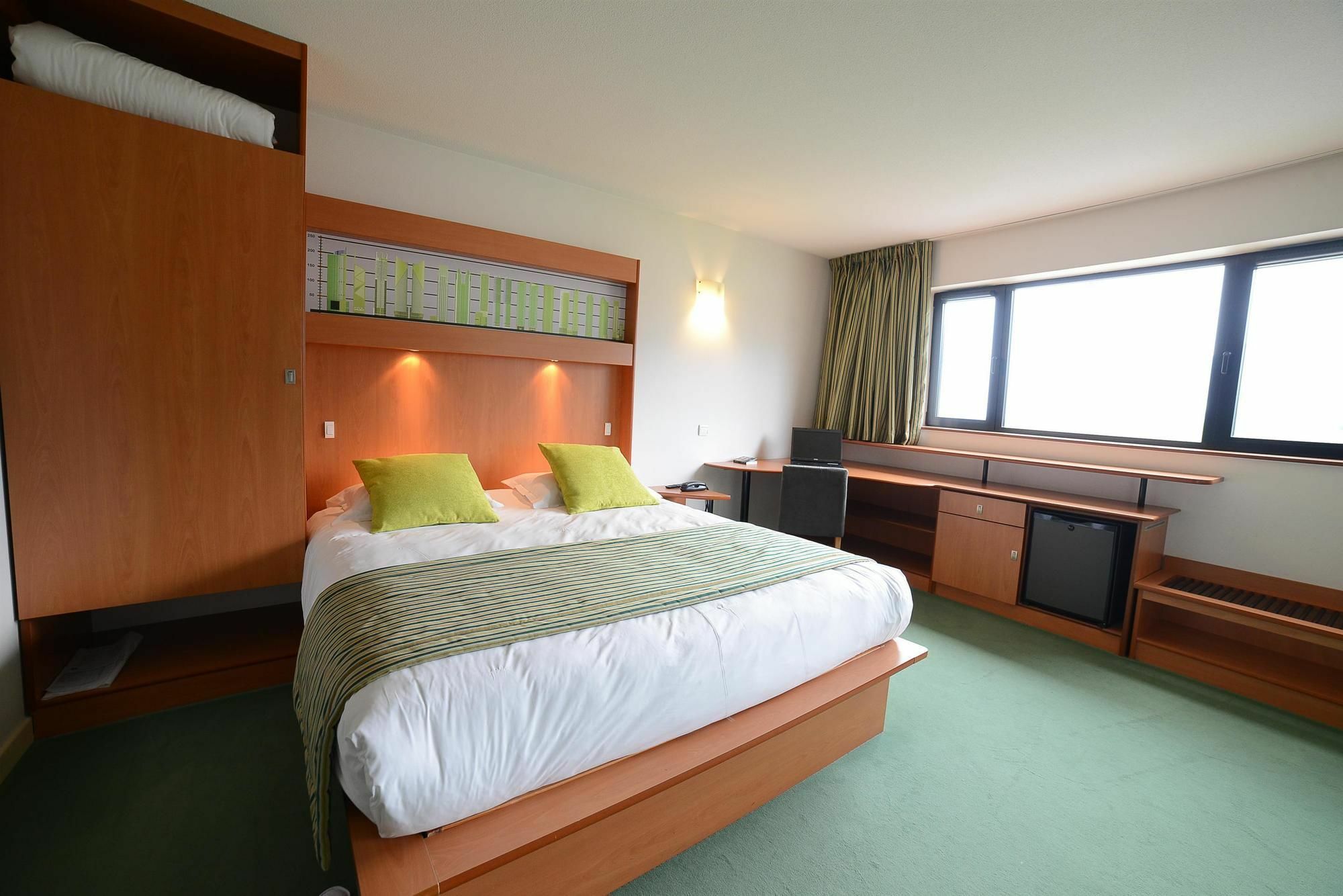 Hotel Archamps Porte Sud De Geneve מראה חיצוני תמונה