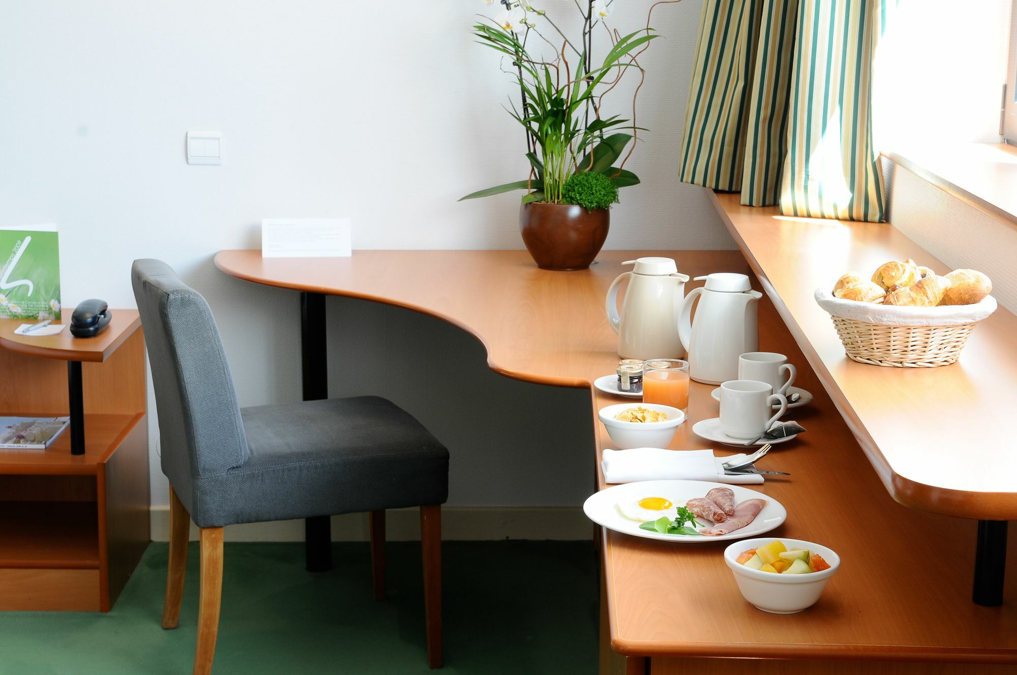 Hotel Archamps Porte Sud De Geneve מראה חיצוני תמונה